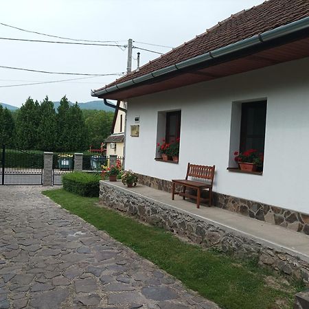 Hotel Kemences Vendeghaz Mikohaza Zewnętrze zdjęcie