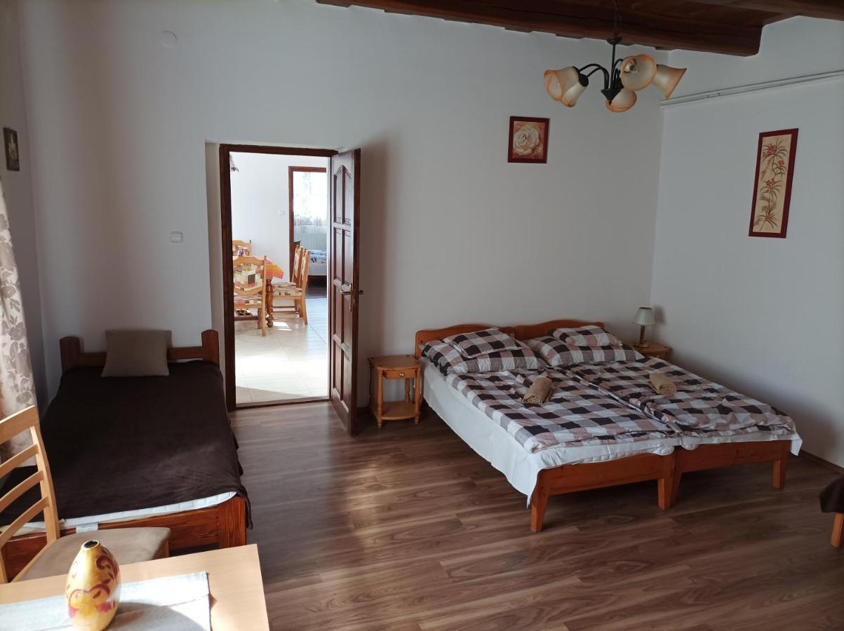 Hotel Kemences Vendeghaz Mikohaza Zewnętrze zdjęcie