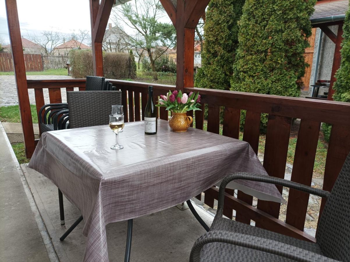 Hotel Kemences Vendeghaz Mikohaza Zewnętrze zdjęcie