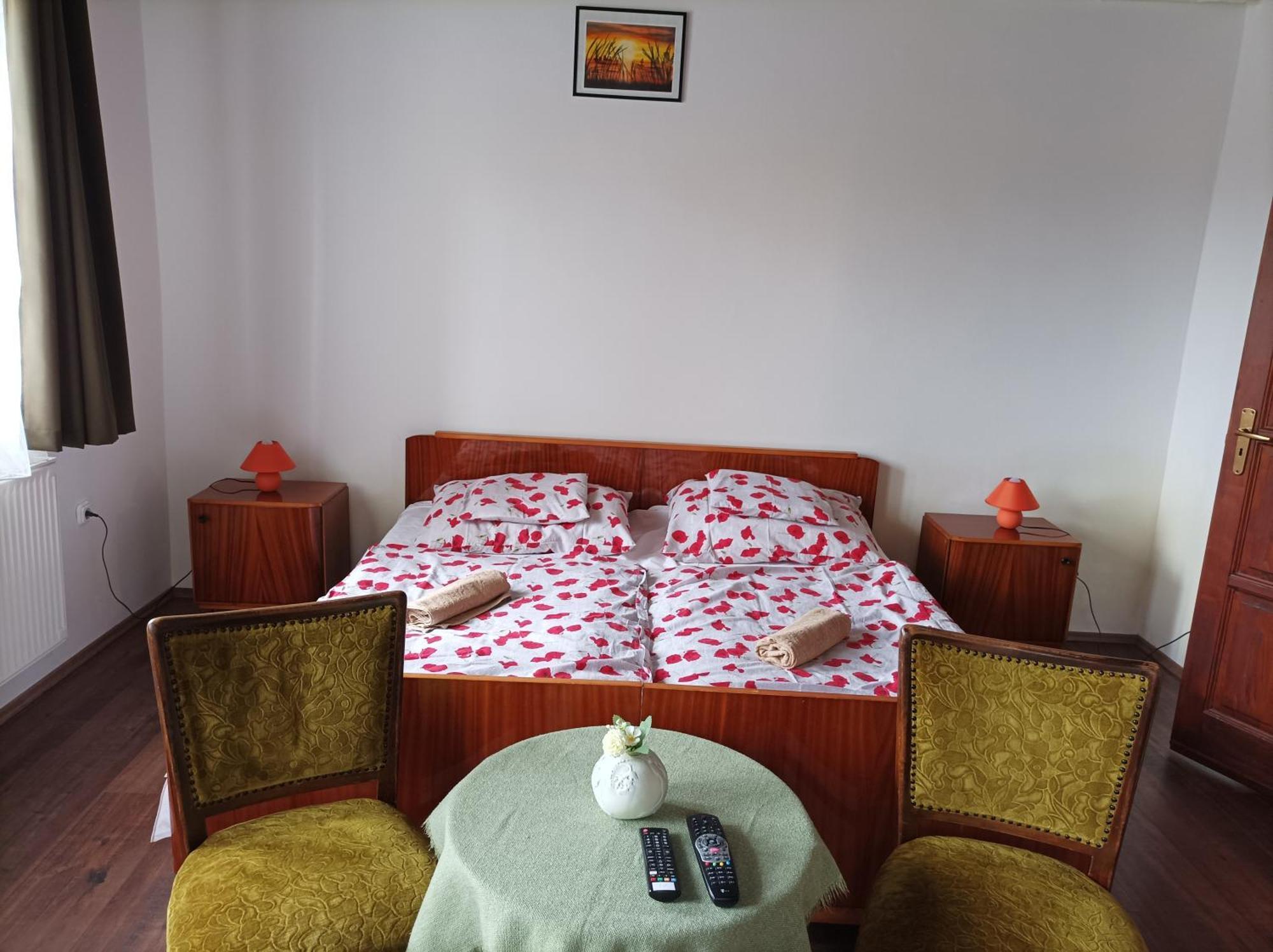 Hotel Kemences Vendeghaz Mikohaza Zewnętrze zdjęcie