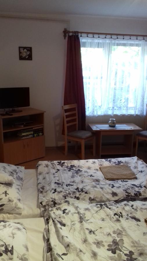 Hotel Kemences Vendeghaz Mikohaza Zewnętrze zdjęcie